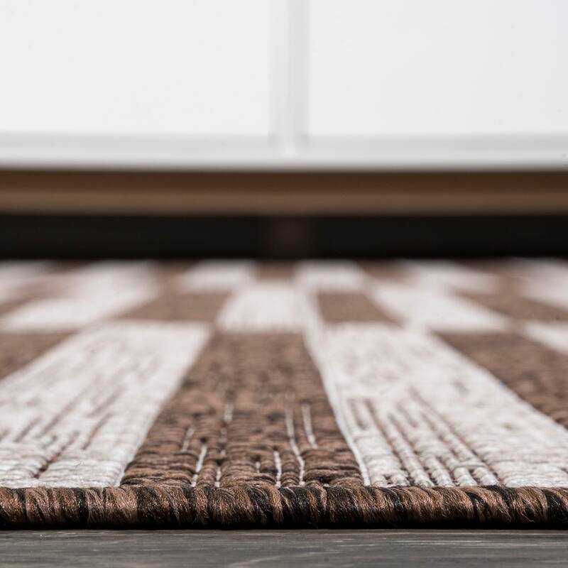 JONATHAN Y Grid Modern Offset Stripe Indoor/Outdoor Area Rug