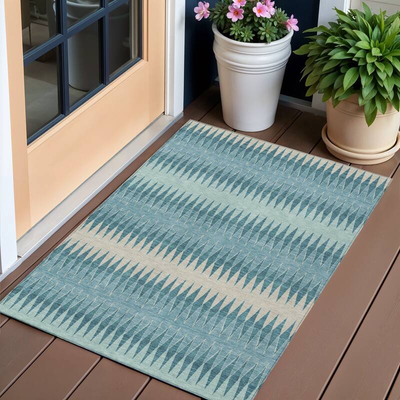 HomeRoots Striped Transitional Rectangle Outdoor Rug - 3' x 5'