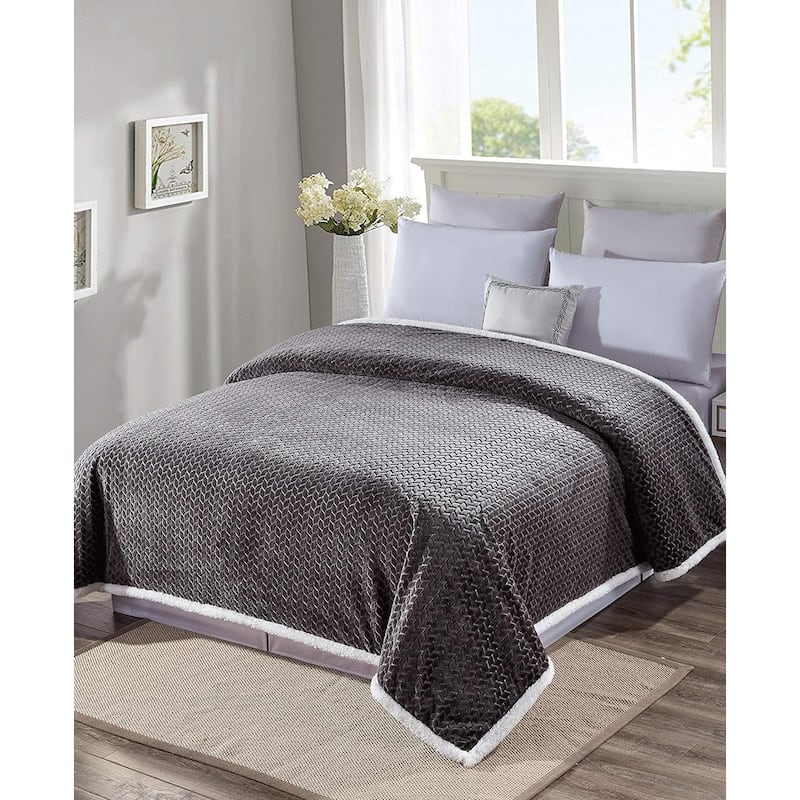 Home Essentials by Décor&More Braided Sherpa Blanket