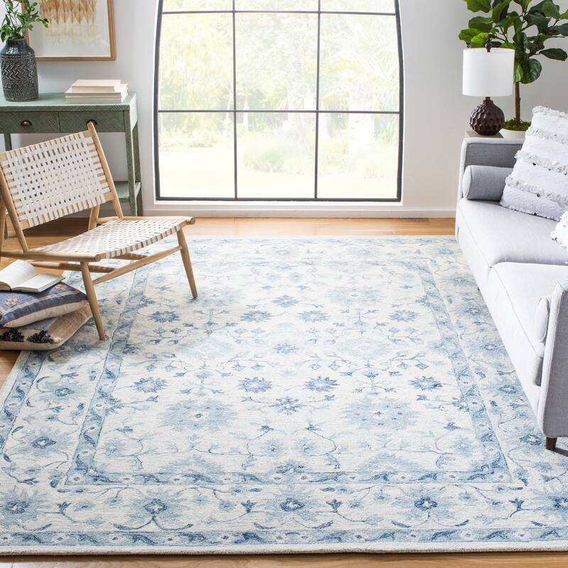 SAFAVIEH Handmade Micro-Loop Gertraut Wool Rug