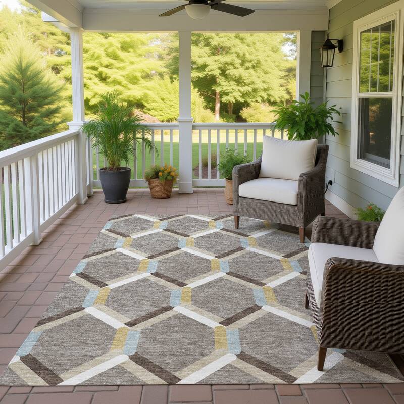 Machine Washable Indoor/ Outdoor Modern Trellis Chantille Rug