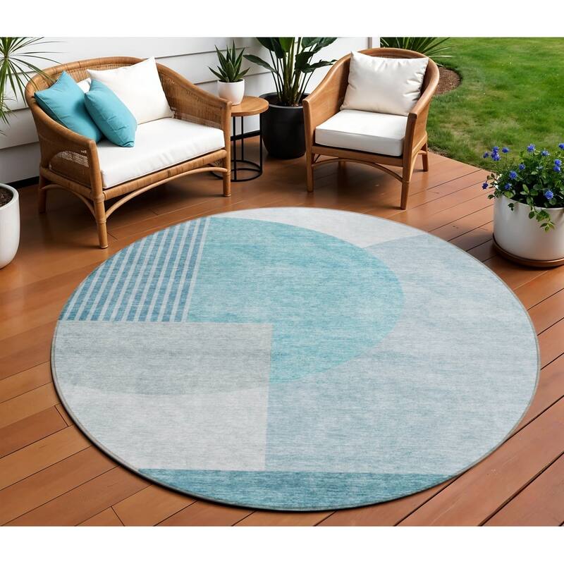 HomeRoots Geometric Transitional Rectangle Outdoor Rug - 8' Round