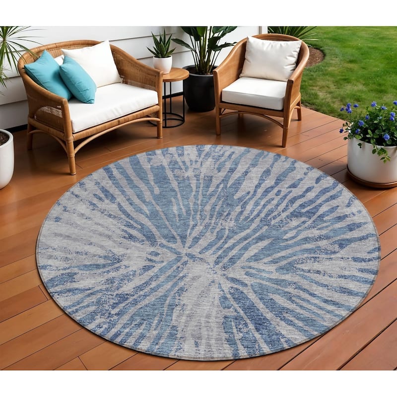 HomeRoots Abstract Transitional Rectangle Outdoor Rug - 8' Round