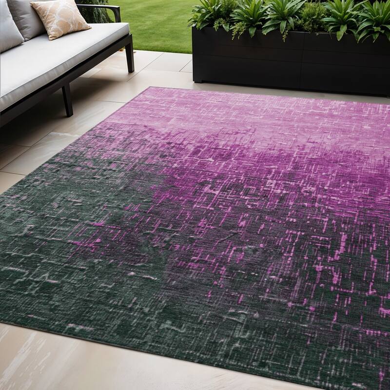 HomeRoots Ombre Transitional Rectangle Outdoor Rug - 5' X 8'