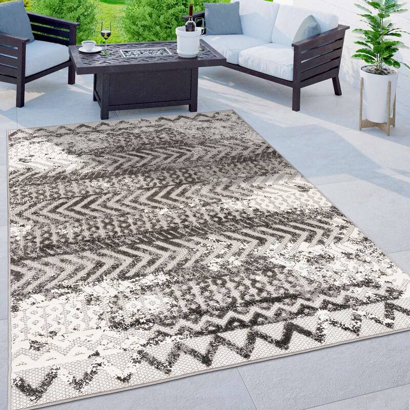 World Rug Gallery Turin Modern Geometric Bohemian Indoor/Outdoor Area Rug