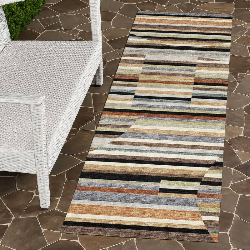 Machine Washable Indoor/ Outdoor Modern Cokedale Chantille Rug - Black - 2'3" x 7'6"
