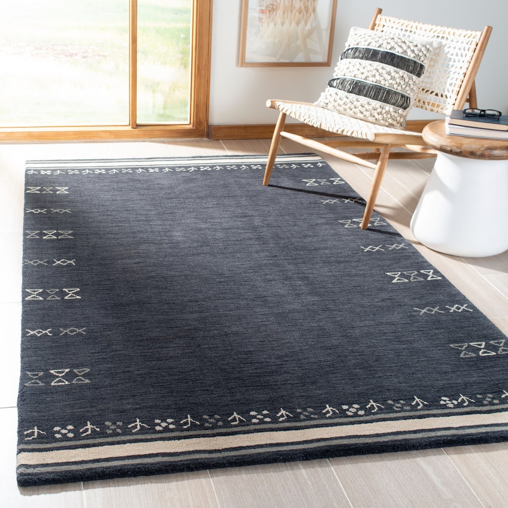 SAFAVIEH Handmade Himalaya Arusha Wool Rug