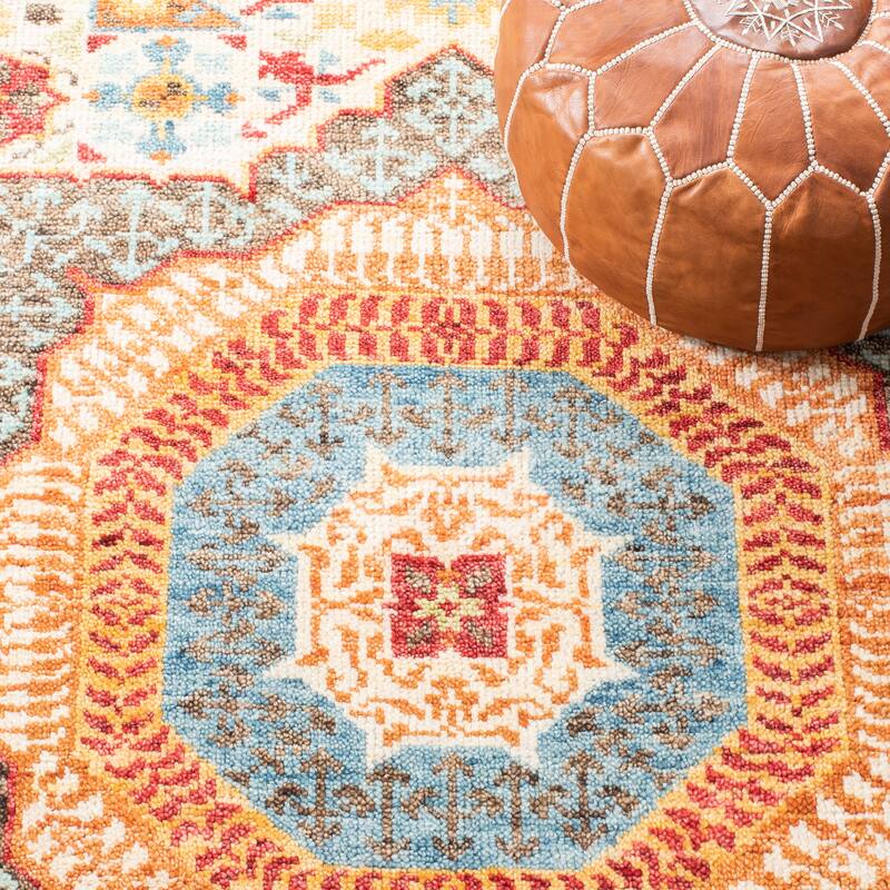 SAFAVIEH Hand-Knotted Samarkand Anette Traditional Wool Rug