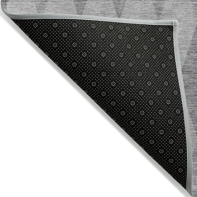 Machine Washable Indoor/ Outdoor Argyle Chantille Rug