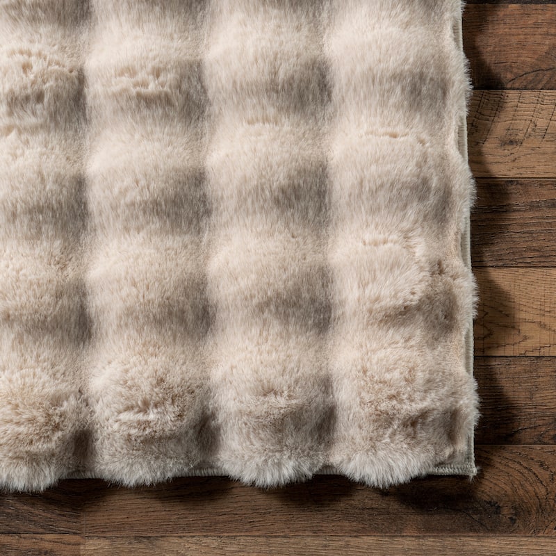 Nuloom Jeni Solid Plush Machine Washable Area Rug