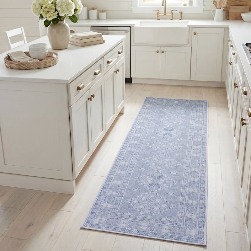SAFAVIEH Tucson Machine Washable Slip Resistant Lotta Traditional Rug