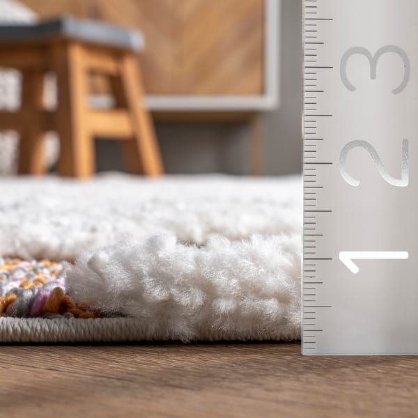 Nuloom Rumi High-Low Chevron Kids Tassel Area Rug