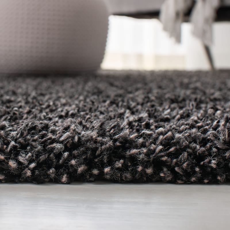 SAFAVIEH Evolution Shag Gwenaele Solid 1.8-inch Thick Rug