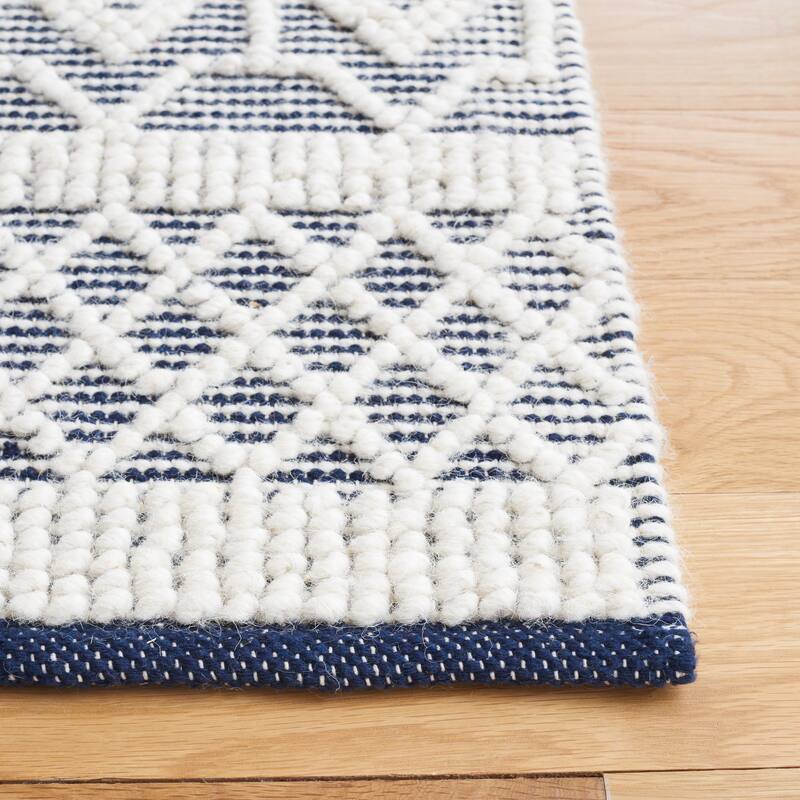 SAFAVIEH Handmade Natura Solborg Boho Wool Rug