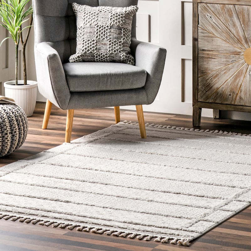 Nuloom Annella Casual Striped Tasseled Area Rug