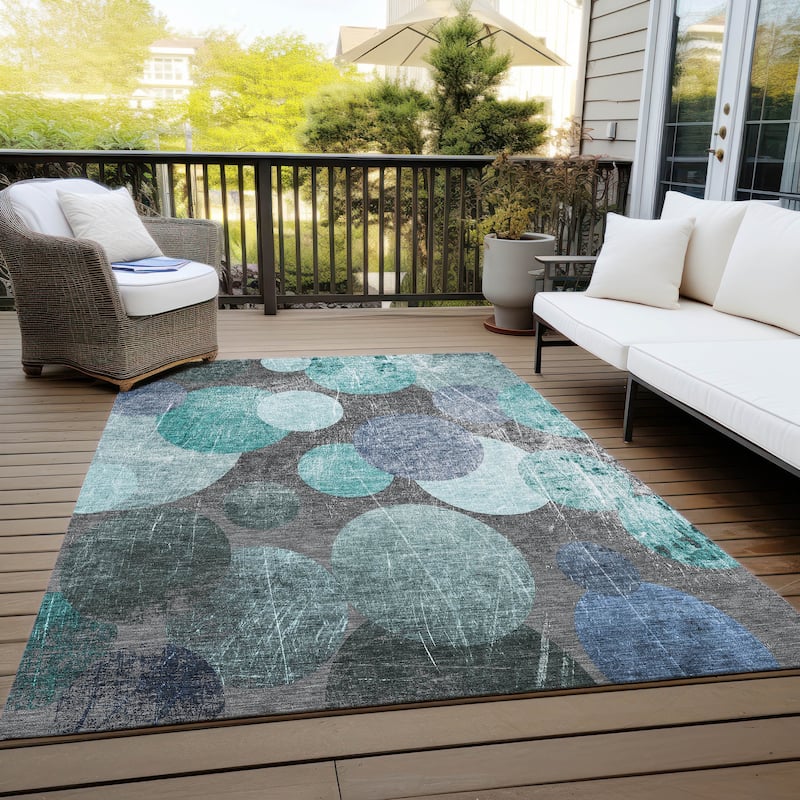 Machine Washable Indoor/ Outdoor Bubbles Chantille Rug