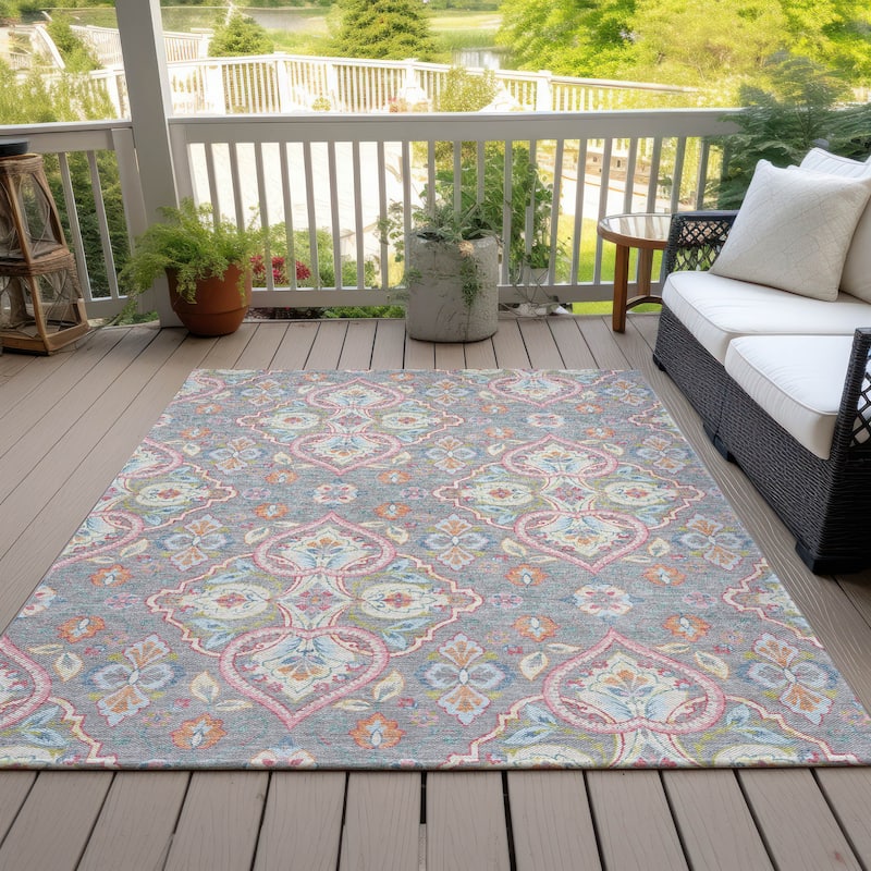 Machine Washable Indoor/Outdoor Traditional Spades Chantille Rug - Gray - 8' x 10'