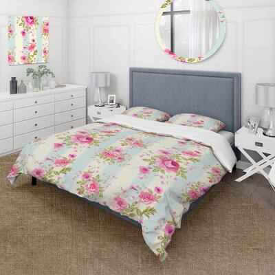 Designart 'Roses Floral Wallpaper' Traditional Duvet Cover Set