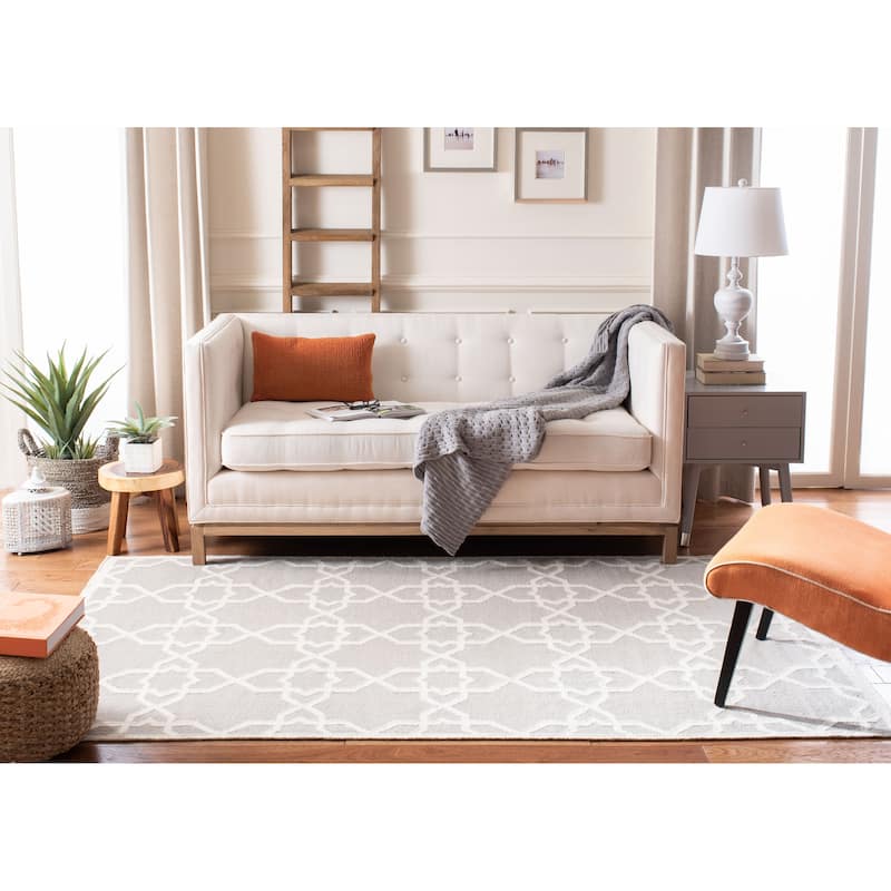 SAFAVIEH Handmade Flatweave Dhurries Tjanka Modern Wool Rug
