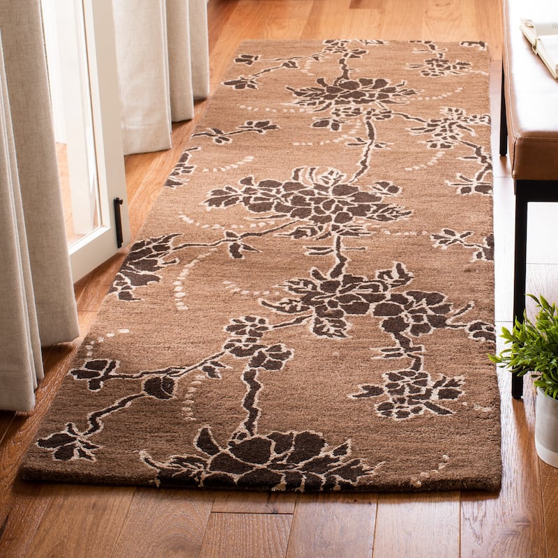 SAFAVIEH Handmade Soho Assemgul N.Z. Wool Rug - 2'6" x 10' Runner - Brown