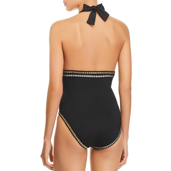 la blanca threading along one piece