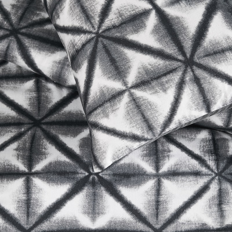 Vince Camuto Classic Shibori 3 Piece Duvet Cover Set