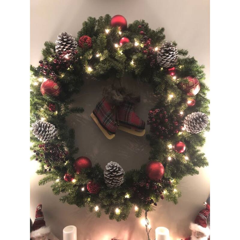 Canadian Pine Artificial Christmas Wreath - 20" - Unlit