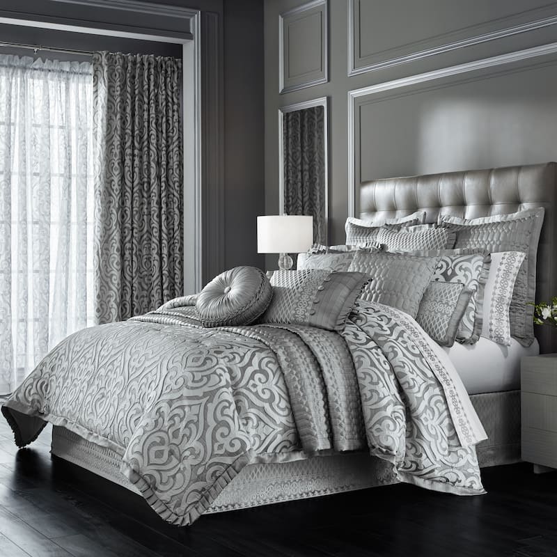 J. Queen New York Luxembourg Luxury Duvet Set