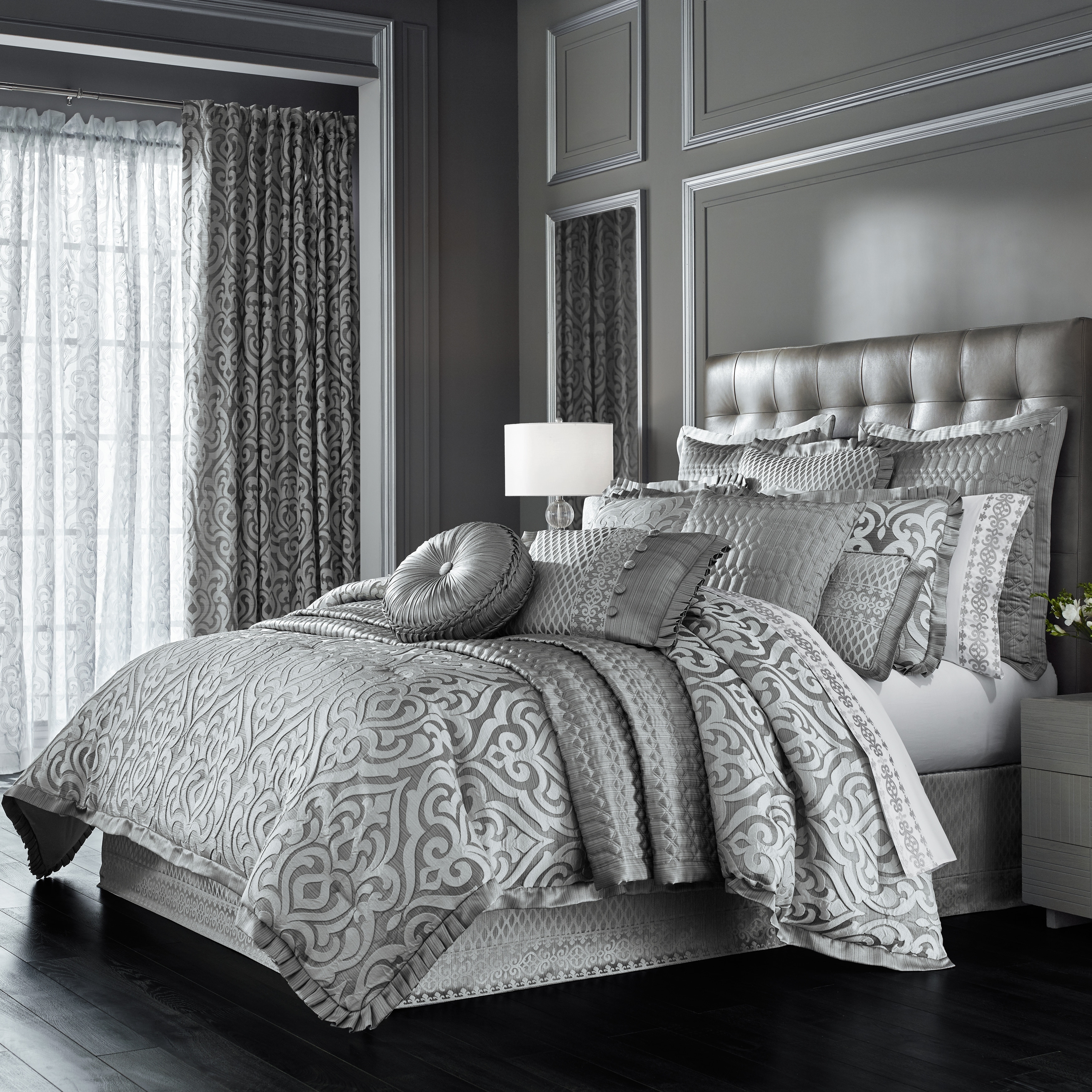 J. Queen New York Luxembourg Luxury Duvet Set