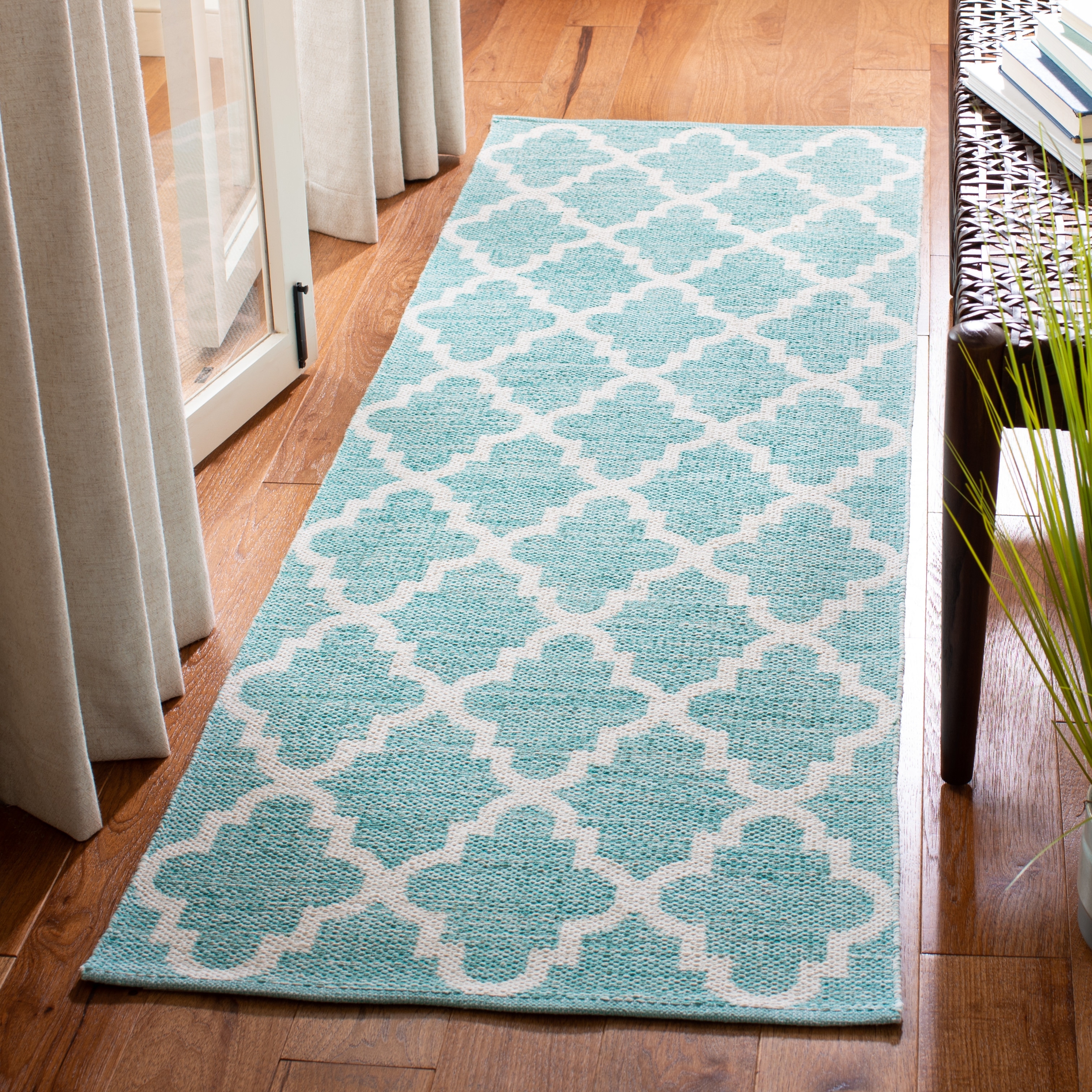 SAFAVIEH Handmade Flatweave Montauk Lukreciya Casual Cotton Rug