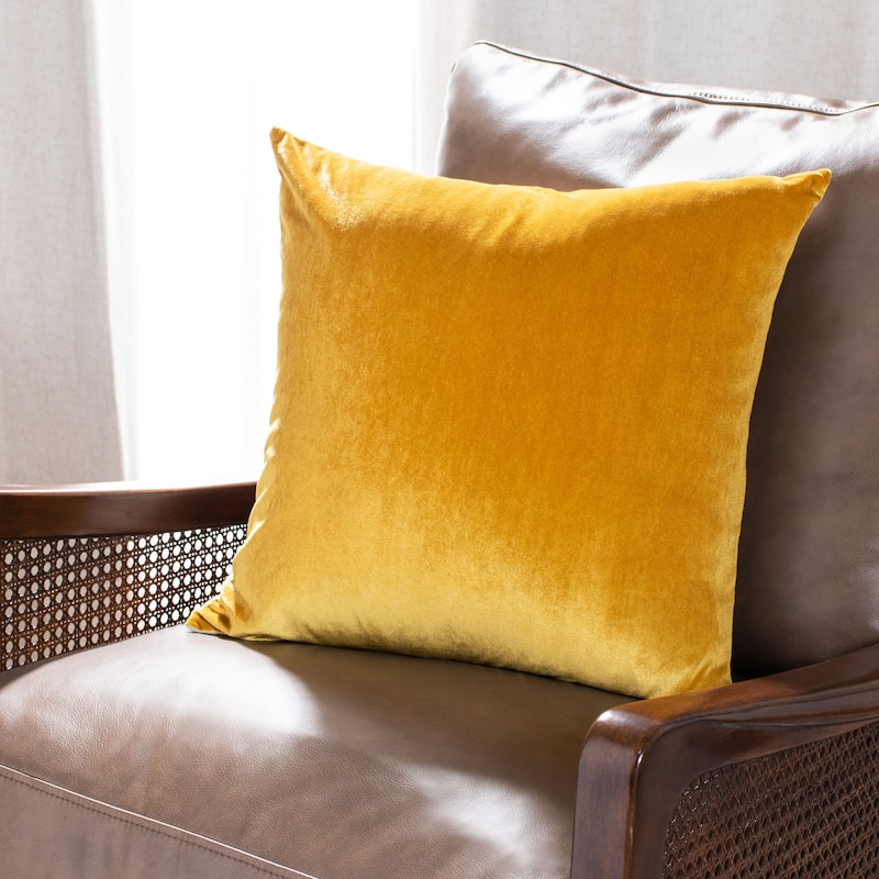 SAFAVIEH Sojeva Accent Throw Pillow. - Mustard - 18Wx18L
