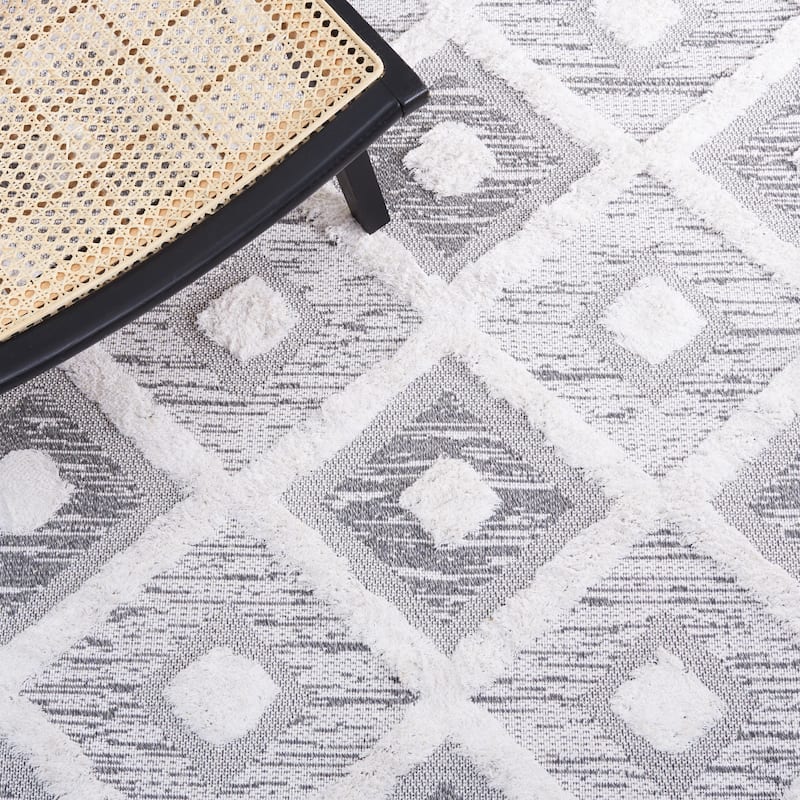 SAFAVIEH Augustine Eloina Trellis Fringe Rug