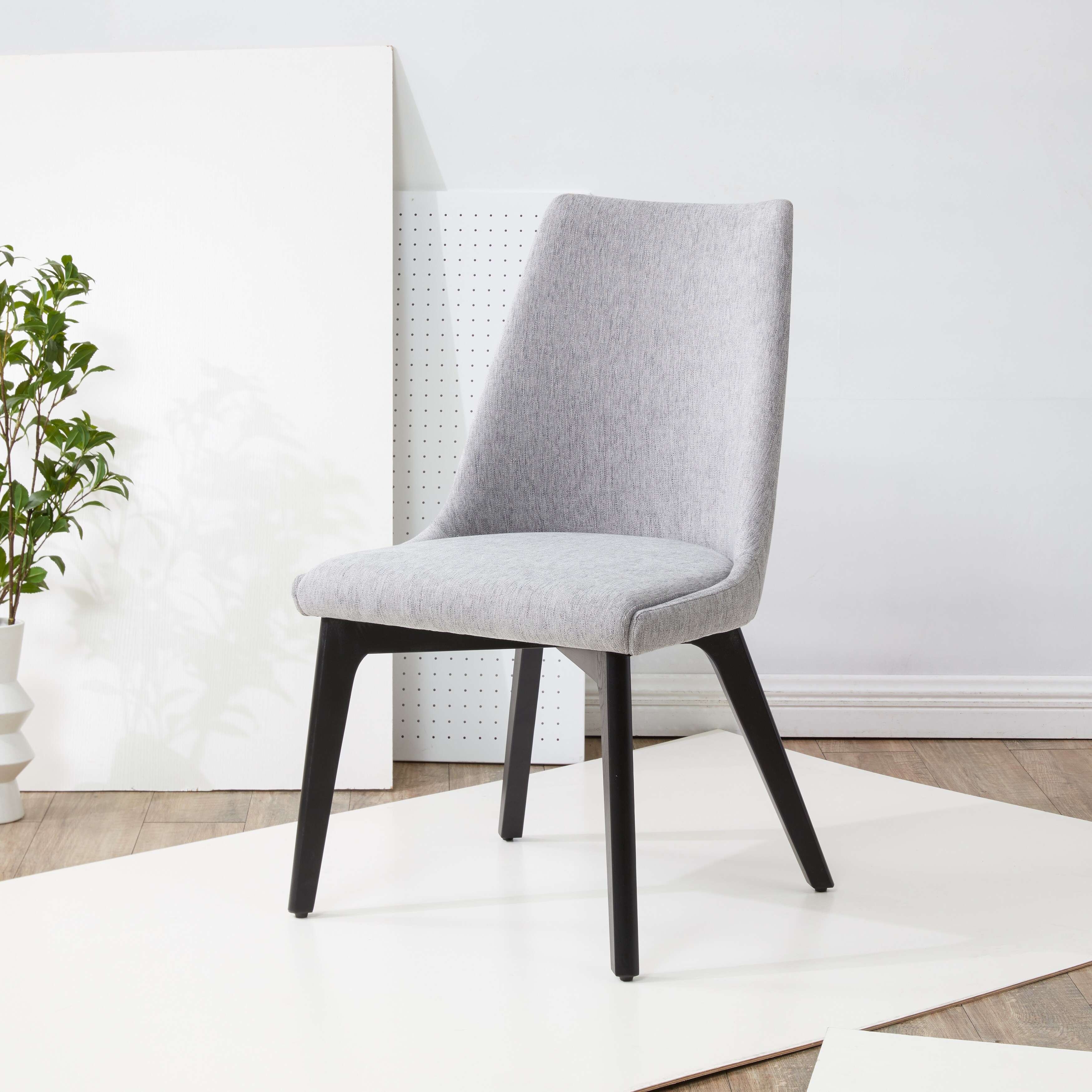 SAFAVIEH Couture Evgenya Dining Chair - 22 In. W x 25 In. D SAFAVIEH Couture Evgenya Dining Chair - 22 In. W x 25 In. D