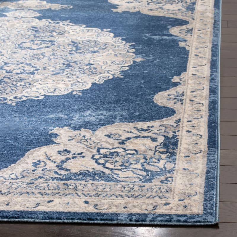 SAFAVIEH Brentwood Coralyne Traditional Oriental Rug