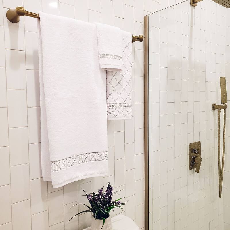 Sparkles Home Atlas Rhinestone Bath Towel