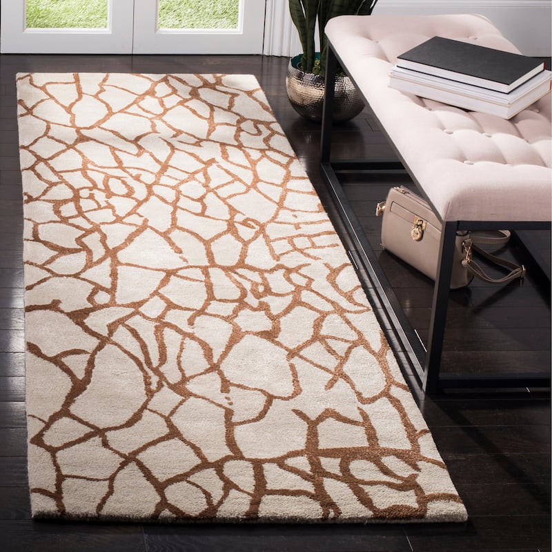 SAFAVIEH Handmade Soho Eliana Desert N.Z. Wool Rug - 2'6" x 8' Runner - Brown/Green