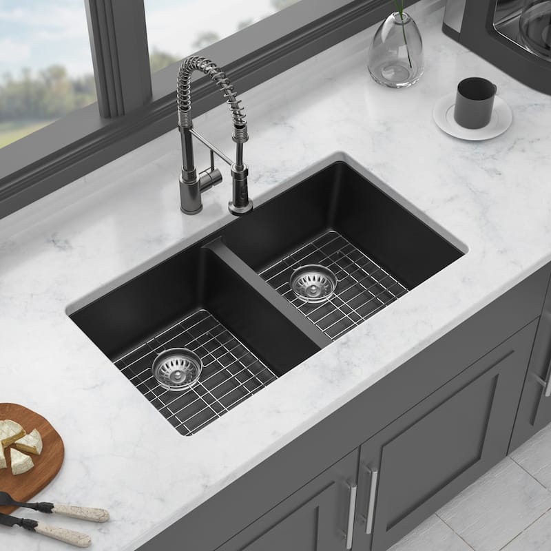 33" Undermount Double Bowl Quartz Kitchen Sink in Black - 33'' x 19'' x 10.33''