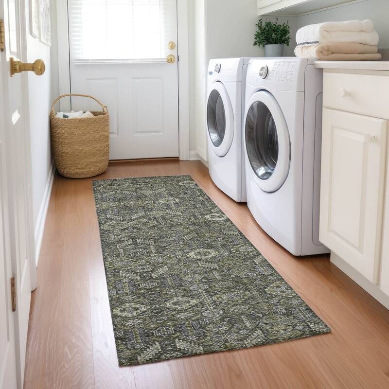 Machine Washable Indoor/ Outdoor Traditional Boho Chantille Rug - Taupe - 2'3" x 7'6"