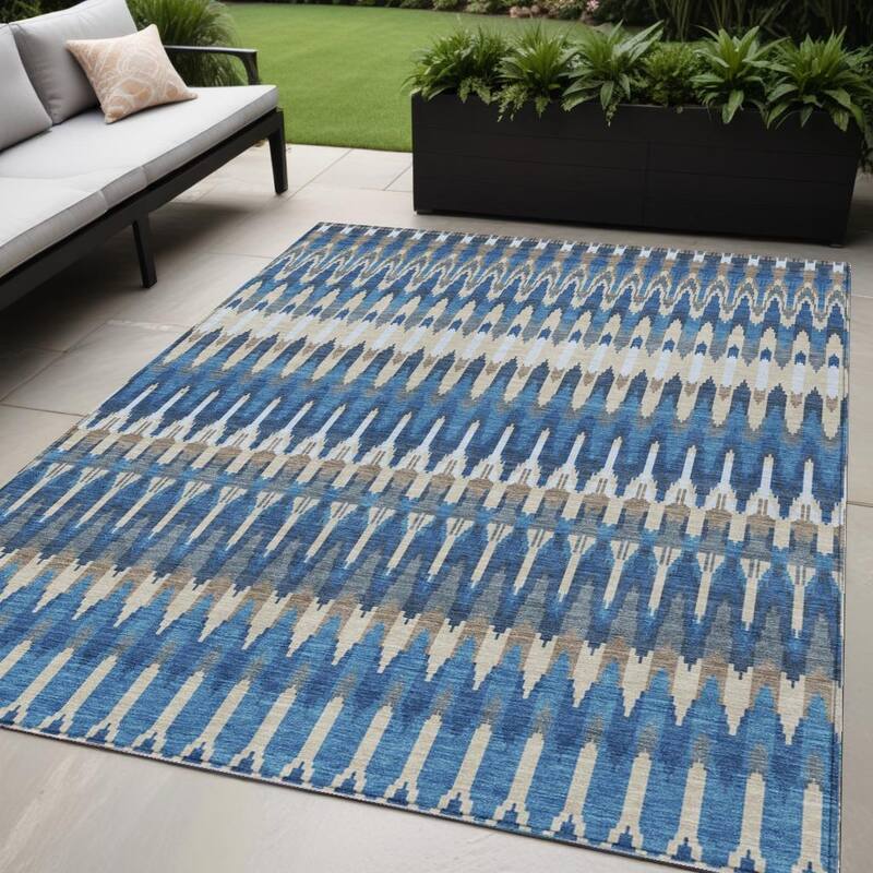 HomeRoots Southwestern Transitional Rectangle Outdoor Rug - 5' X 8'