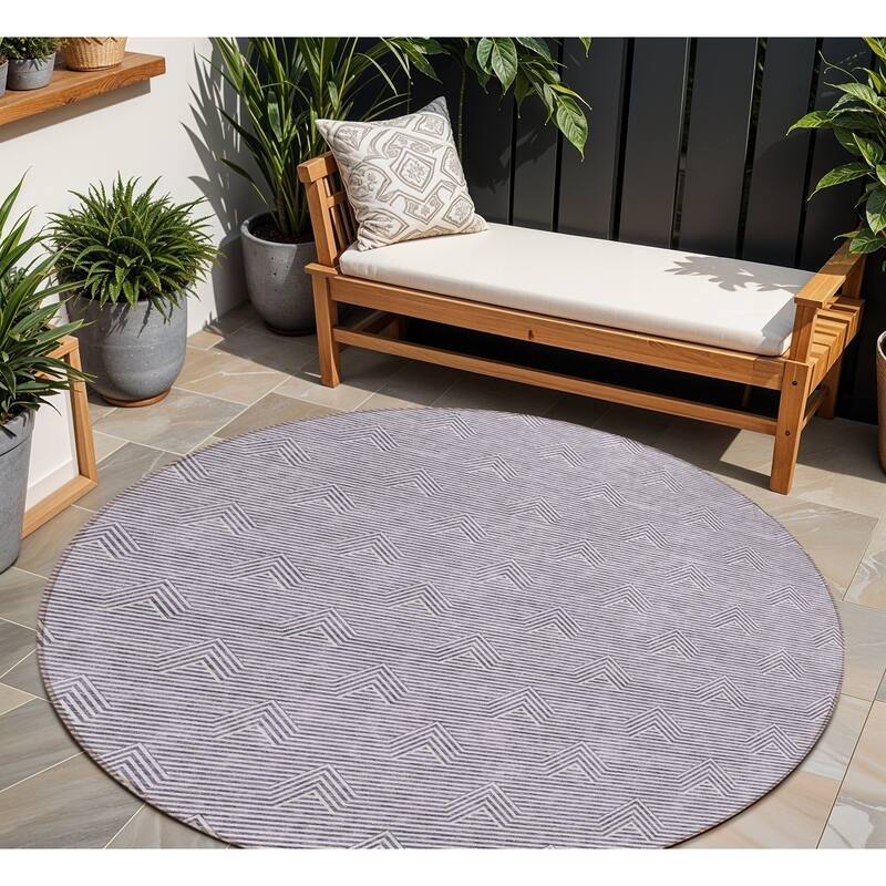 HomeRoots Geometric Transitional Rectangle Outdoor Rug - 8' Round