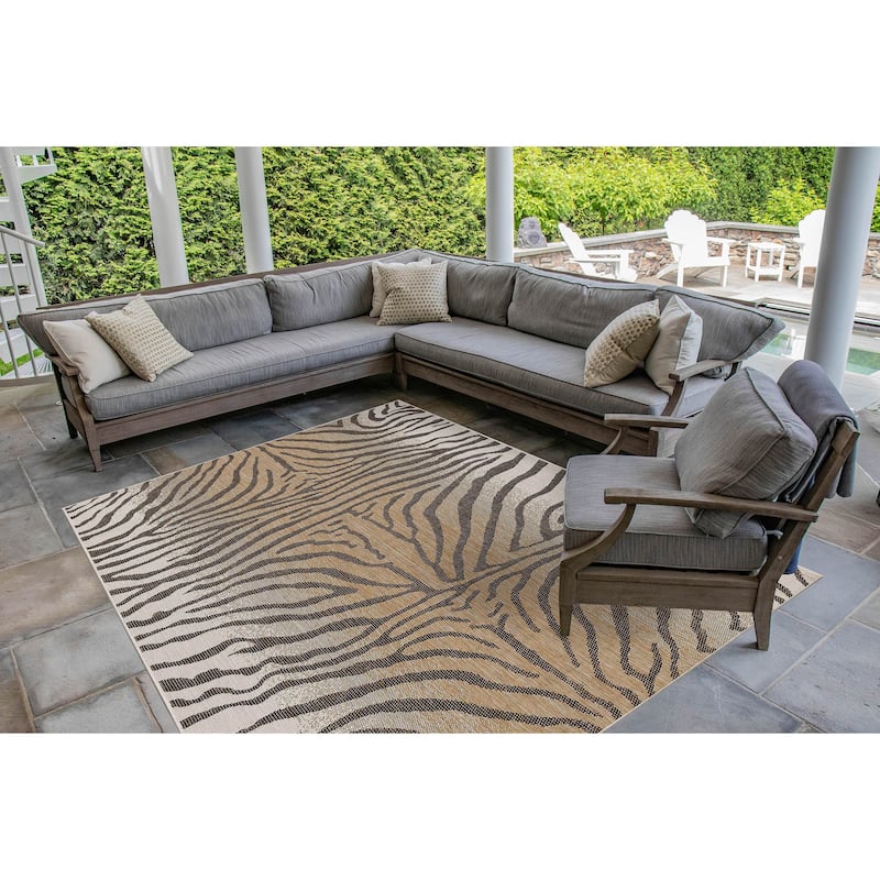 Liora Manne Carmel Zebra Indoor/Outdoor Rug Sand