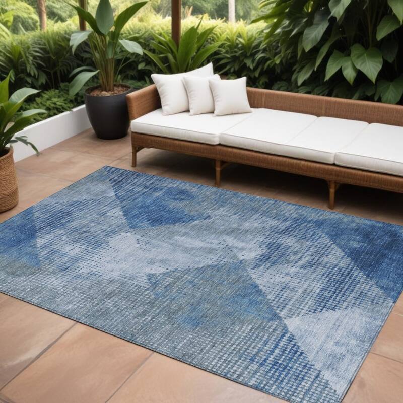 HomeRoots Geometric Transitional Rectangle Outdoor Rug - 9' X 12'