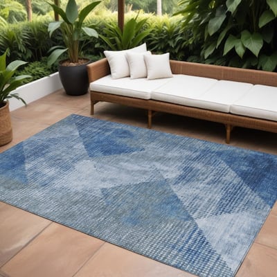 HomeRoots Geometric Transitional Rectangle Outdoor Rug