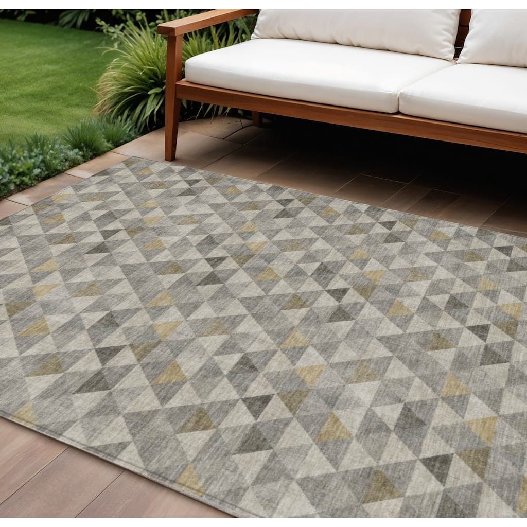 HomeRoots Geometric Transitional Rectangle Outdoor Rug