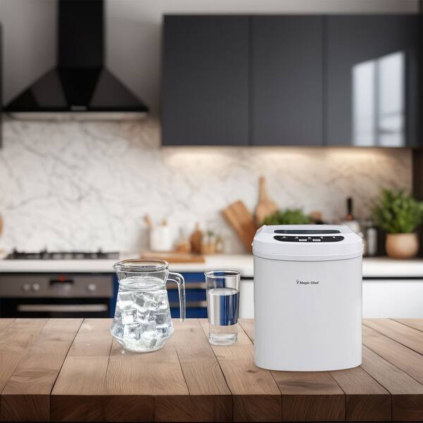 Magic Chef 27-lb. Countertop Ice Maker - White