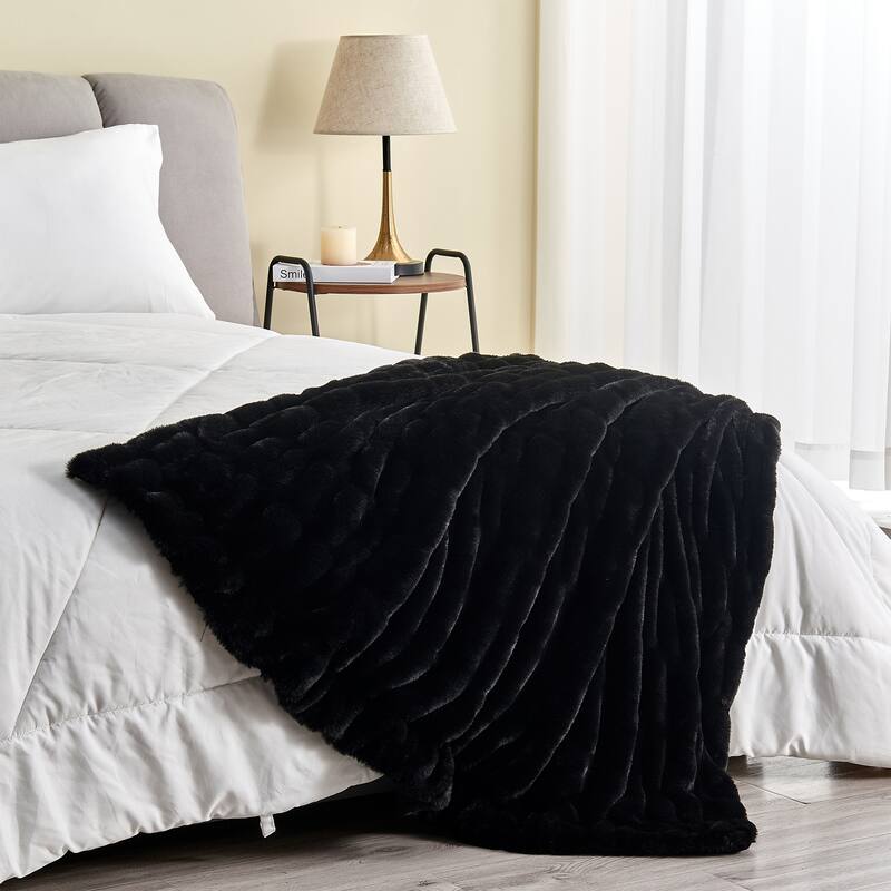 Luxurious Ruched Faux Fur Reversible Microfiber Throw