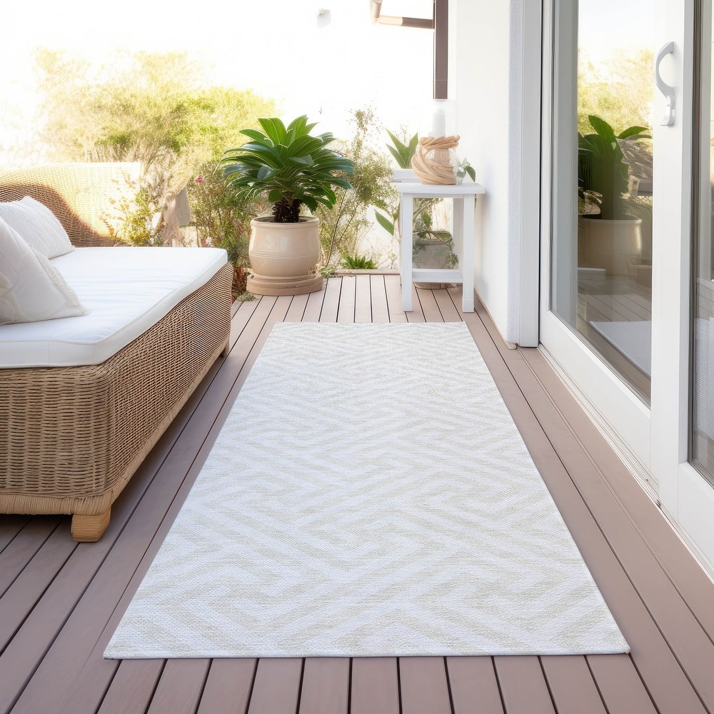 Machine Washable Indoor/ Outdoor Chantille Modern Geo Rug