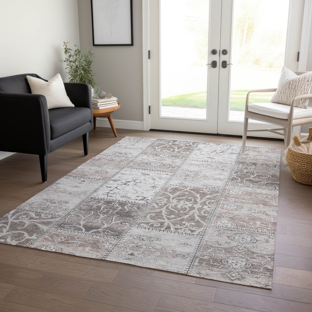 Machine Washable Indoor/ Outdoor Traditional Patchwork Chantille Rug