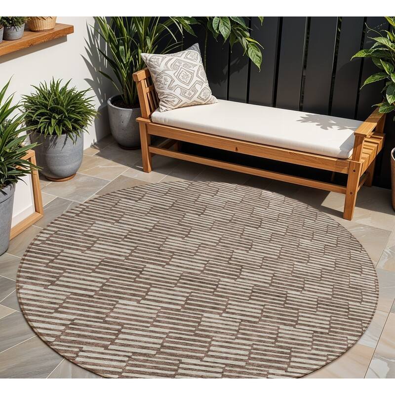 HomeRoots Geometric Transitional Rectangle Outdoor Rug - 8' Round