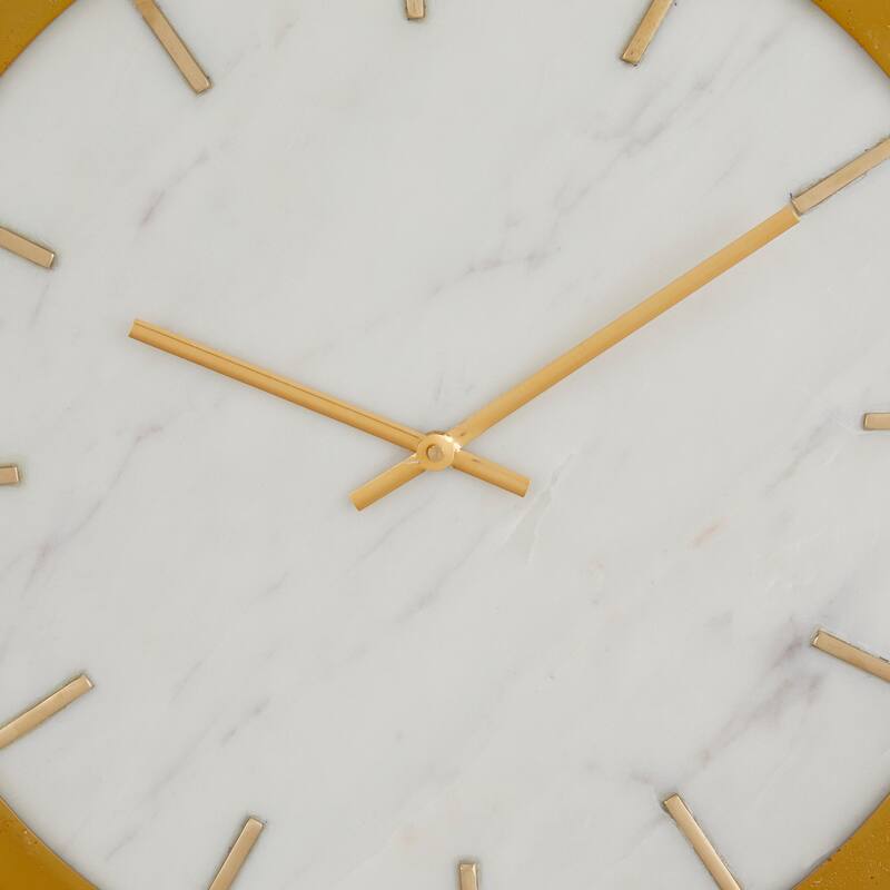 CosmoLiving by Cosmopolitan Marble Glam Wall Clock